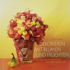 Dekorieren mit blumen und fruchten